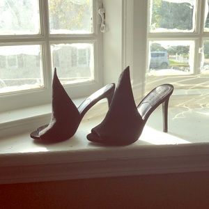 Kendall Kylie Essie Mule Black Suede(Never Worn)